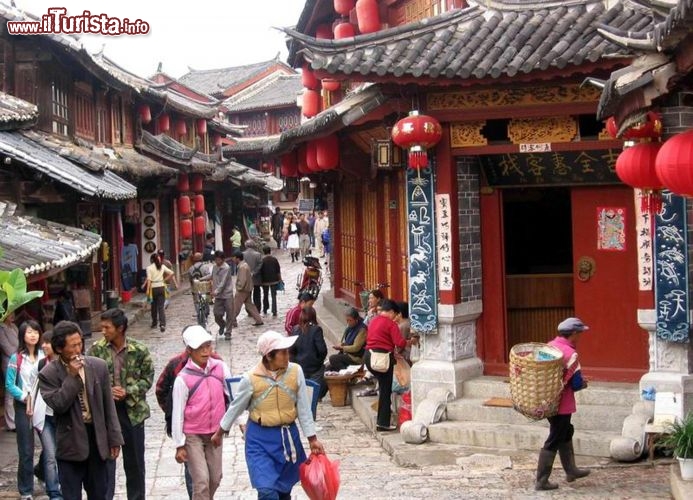 Immagine Uno scorcio panoramico di Lijiang Yunnan, Cina - Foto di Giulio Badini