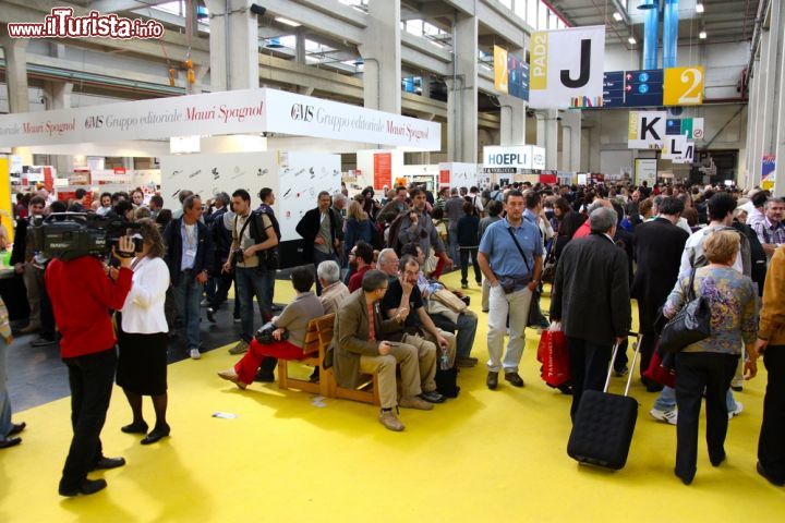 Immagine Lingotto, Torino, Salone del Libro. E' la più importante manifestazione italiana nel campo dell'editoria. Si svolge nella struttura del Lingotto una volta all'anno nel mese di maggio.