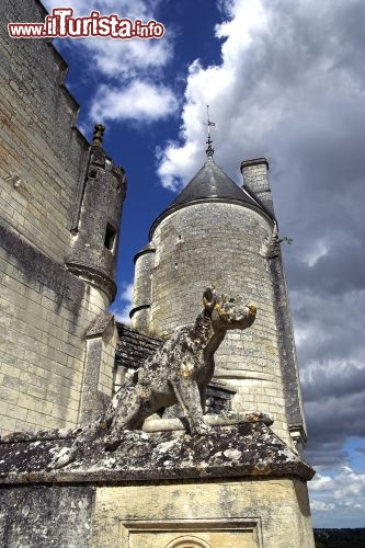 Immagine Loches la splendida cittadella medievale si trova nella Valle della Loira in Francia - © John Hemmings / Shutterstock.com