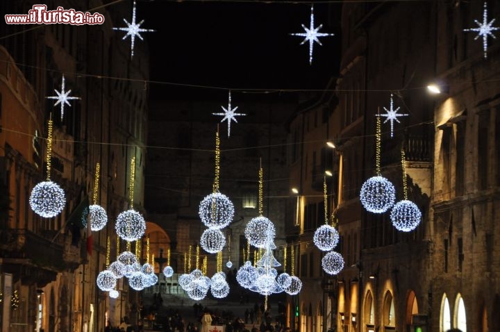 Immagine Luminarie in Corso Vannucci a Perugia durante l'Avvento
