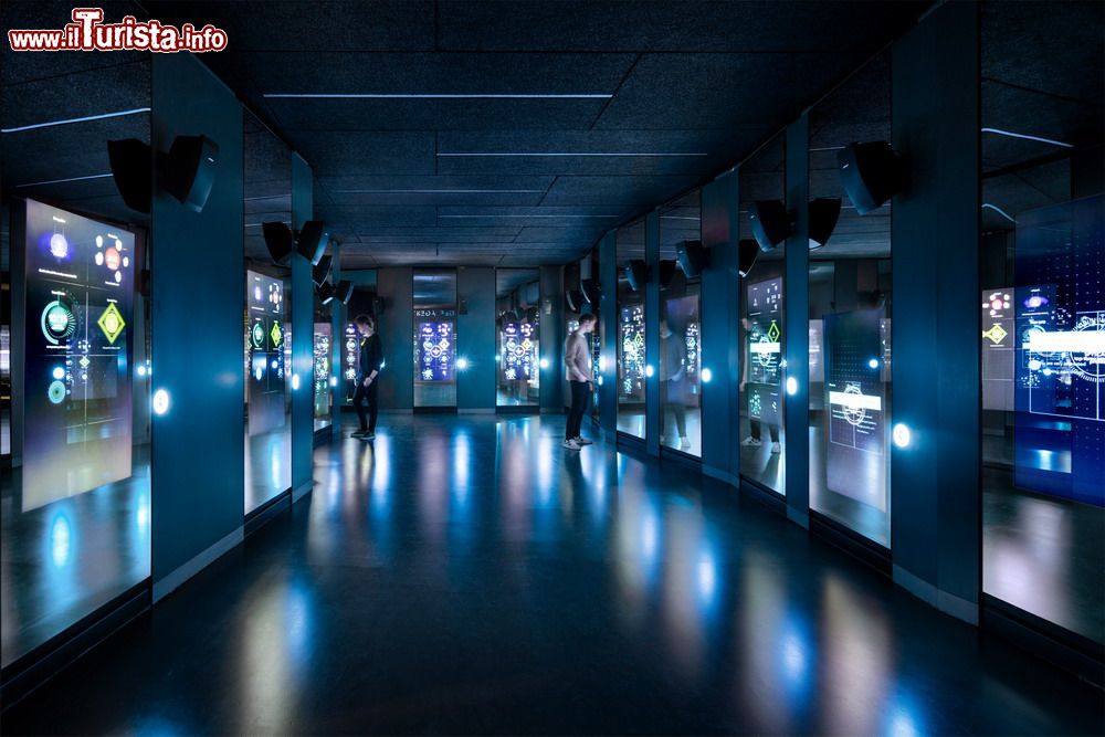 Immagine Interno dello Spyscape di New York, Stati Uniti d'America. Questo innovativo spazio espositivo è dedicato al mondo degli agenti segreti e delle spie. Si trova a Midtown Manhattan - © Spyscape