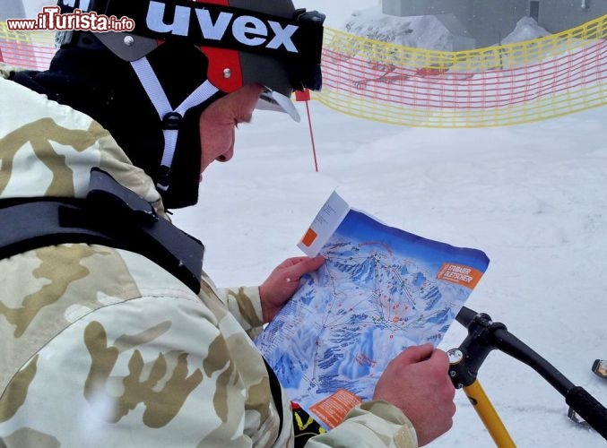 Immagine Mappa delle piste al ghiacciaio Stubai in Tirolo, Austria. Siamo nel più grande comprensorio sciistico su ghiacciaio dell'Austria.