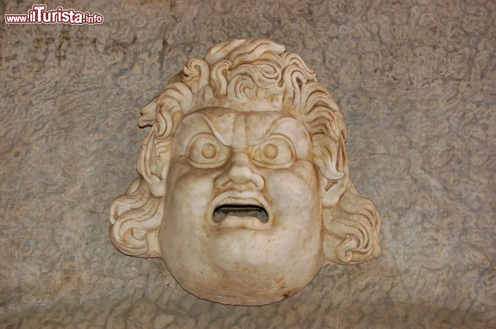 Immagine Maschera teatro Musei Vaticani Roma