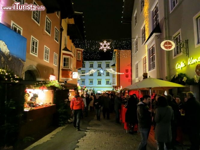 Immagine Mercatini a Kitzbuhel, fotografati di notte