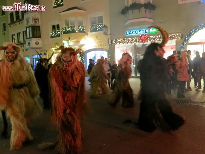 Immagine Mercatini e Krampus a Kitzbuhel, nella notte di San Nicola (Tirolo)