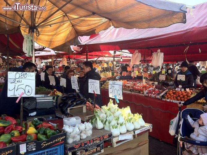 Immagine Il Mercato di Porta Pila, a Torino, è uno dei più caratterstici del capoluogo del Piemonte  - © Xadhoomx / CC BY-SA 3.0 www.wikipedia.org