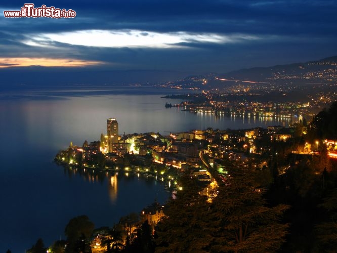Immagine Montreux veduta serale da Glion - © Mihai-Bogdan Lazar / shutterstock.com