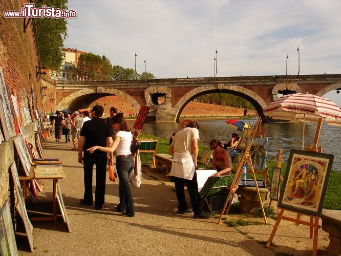 Immagine Artisti sulla riva della Garonna a Tolosa - © OTT – F. Dumond