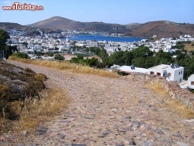 Immagine Mulattiera nell'interno di Patmos in Grecia - © Olga Lipatova / Shutterstock.com