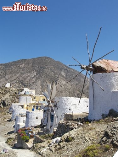 Immagine Mulini a vento sull'isola di Karpathos in Grecia (Dodecaneso) - © Martin Danek / Shutterstock.com