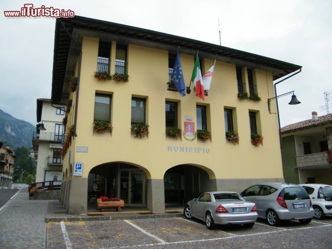 Immagine Municipio di Castione della Presolana - © wikipedia