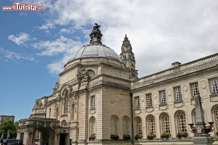 Immagine Il Municipio di Cardiff, la capitale del Galles - © jennyt / Shutterstock.com