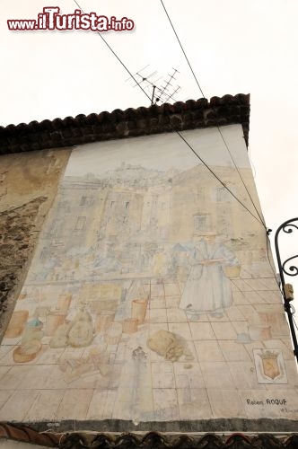 Immagine Murales nel centro del villaggio di  Villeneuve Loubet in Costa Azzurra
