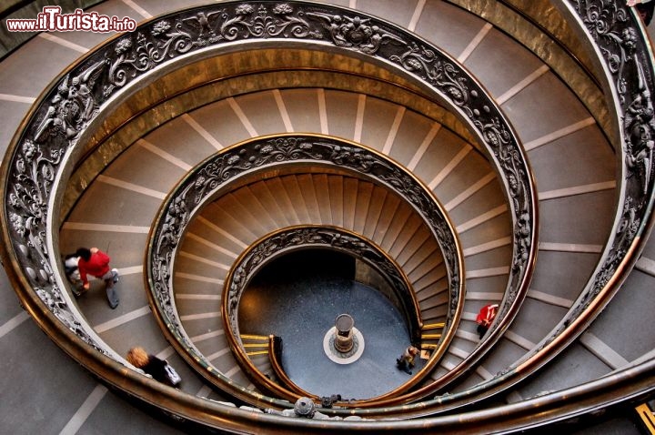 Immagine Musei del Vaticano la scala elicoidale Roma