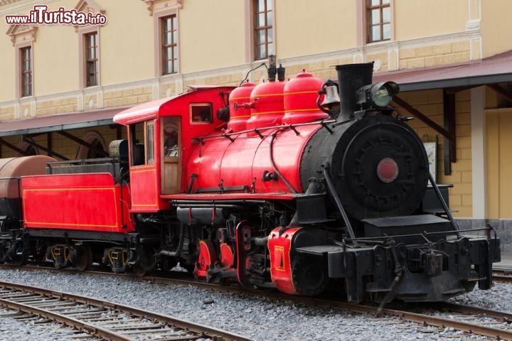 Immagine A Quito, capitale dell'Ecuador, nel quartiere di Chimbacalle è stato allestito un museo presso la stazione ferroviaria, dove è possibile ammirare bellissimi treni a vapore - © Ammit Jack / Shutterstock.com