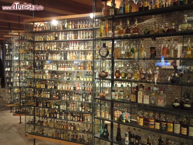 Immagine Museo del Jenever a Schiedam, la grande  collezione di liquori