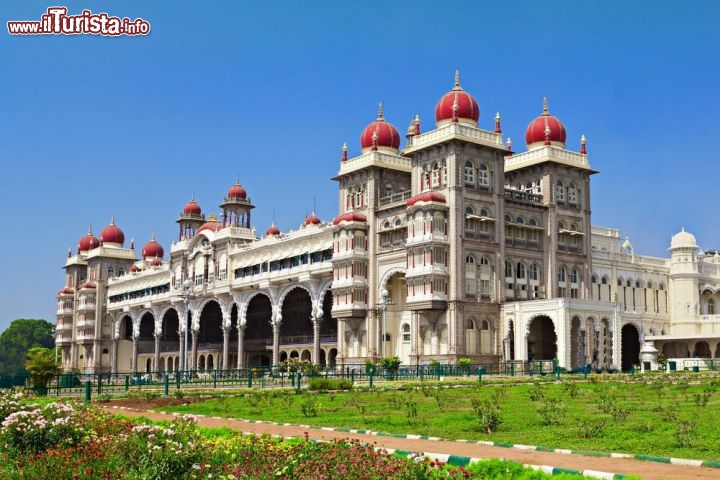 Immagine A Mysore il Maharaja's Palace nello stato del Karnataka in India - © saiko3p / shutterstock.com