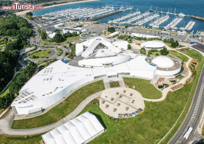 Immagine Vista aerea dell'acquario di Brest: Oceanopolis è una delle attrazioni principali di tutta la Bretagna, un fiore all'occhiello della Francia © Rolf E. Staerk / Shutterstock.com