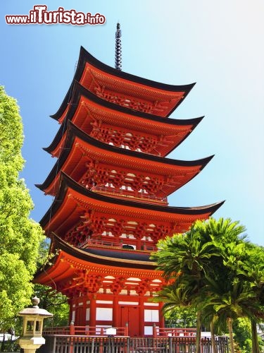 Immagine Pagoda Goju no to a Miyajima Hiroshima Giappone - © ligio / Shutterstock.com