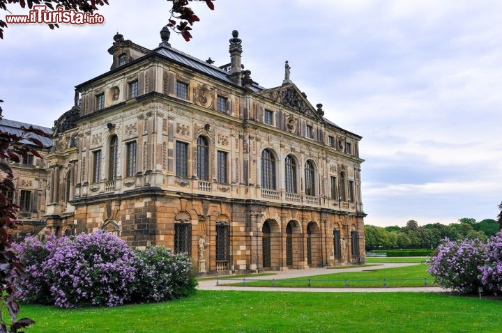 Immagine Il Palazzo Giapponese all'interno del Grosser Garten (Grande Giardino) di Dresda (Germania) - © clearlens / Shutterstock.com