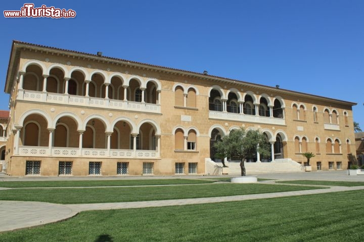 Immagine Il Palazzo Arcivescovile di Nicosia, la capitale di Cipro - © anasztazia / Shutterstock.com