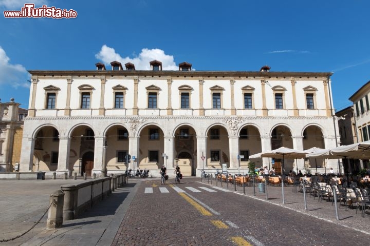 Immagine Il Palazzo del Capitanio, l'antica sede dell'autorità governativa veneziana a Padova all'epoca della Serenissima - © Renata Sedmakova / Shutterstock.com