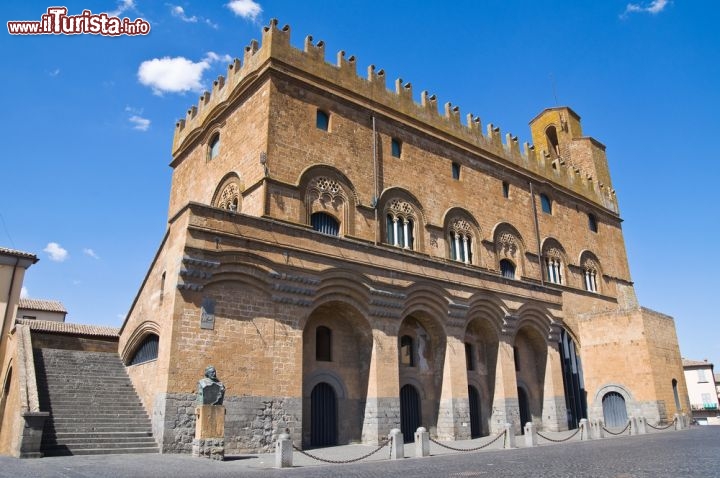 Immagine Il palazzo del Popolo a Orvieto, in Umbria - © Mi.Ti. / shutterstock.com