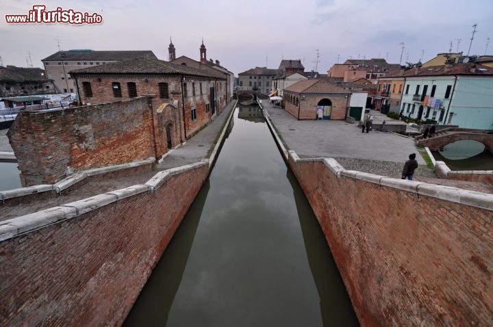 Immagine Panorama del centro di Comacchio, come si ammira dalla cima del Trepponti, Emilia-Romagna.