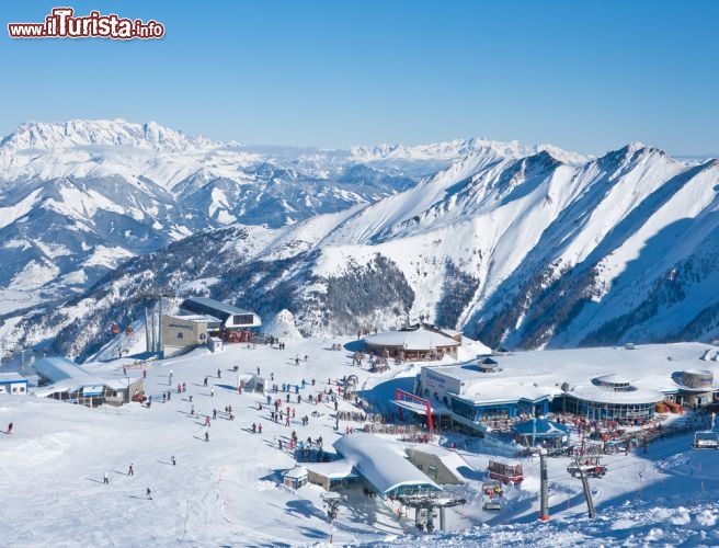 Immagine Panorama dal Kitzsteinhorn, dove si trova il ghiacciaio del comprensorio di Kaprun, uno degli Ski Resort più celebri di tutta l'Austria - © nikolpetr / Shutterstock.com