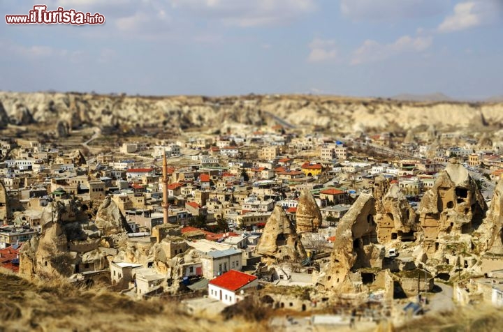 Immagine Panorama particolare di Goreme in Cappadocia, la magica regione della Turchia - © David Good / Shutterstock.com