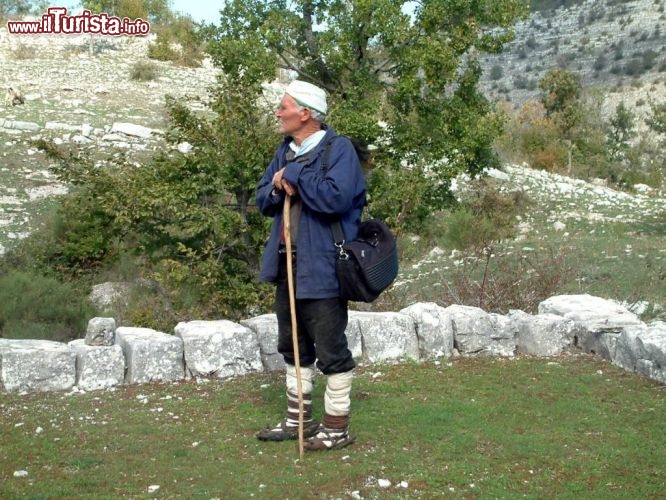 Immagine Un pastore ciociaro nei dintorni di Castro dei Volsci nel Lazio - © www.comune.castrodeivolsci.fr.it/