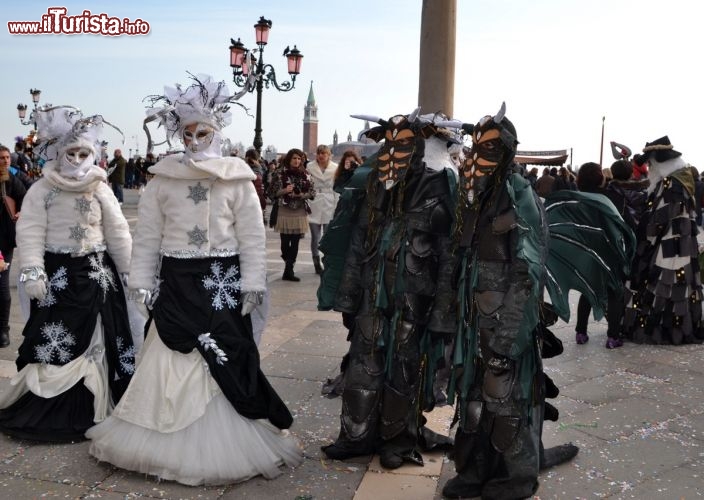 Immagine Piazza San Marco,  maschere del Carnevale di Venezia
