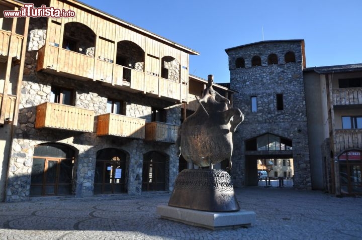 Immagine Piazza centrale di Mestia in Georgia