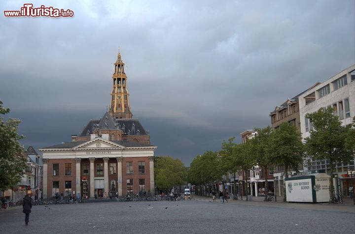 Immagine Piazza del mercato a Groningen, la famosa Grote Markt nel centro della città dell'Olanda