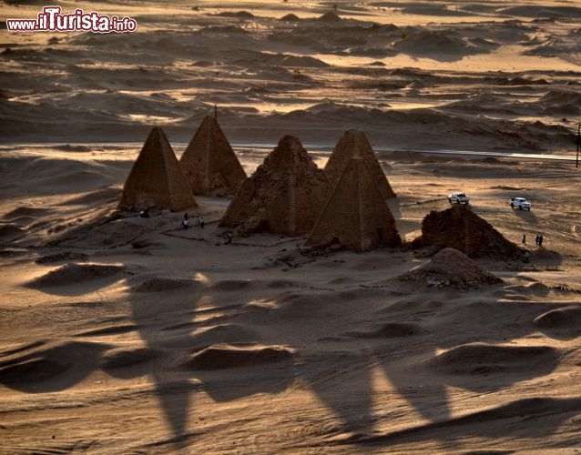 Immagine Piramidi Karima al tramonto viste dal Gebel Barkal Sudan