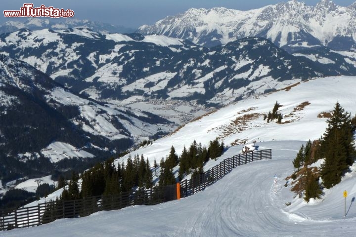 Immagine Pista da sci, sulla celebre streif di Kitzbuhel in Austria - © bofotolux / Shutterstock.com