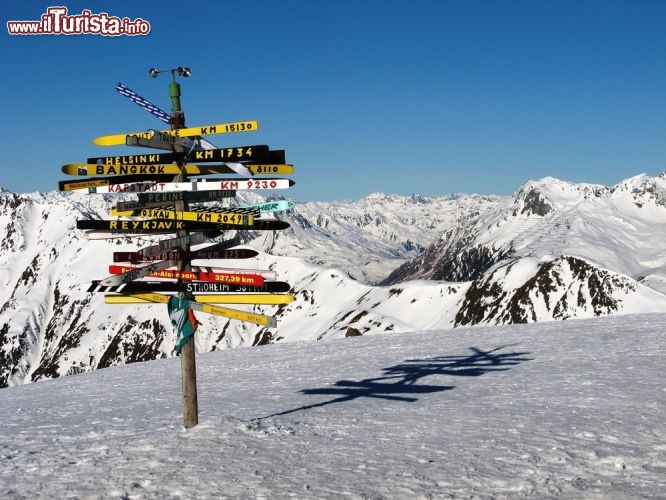 Immagine Piste da sci a Ischgl, Tirolo, Austria. Il comprensorio sciistico Silvretta Arena offre 238 chilometri di piste con discese di ogni livello di difficoltà fra i 1400 e i 3000 metri di altitudine - © Anna Moritz / Shutterstock.com