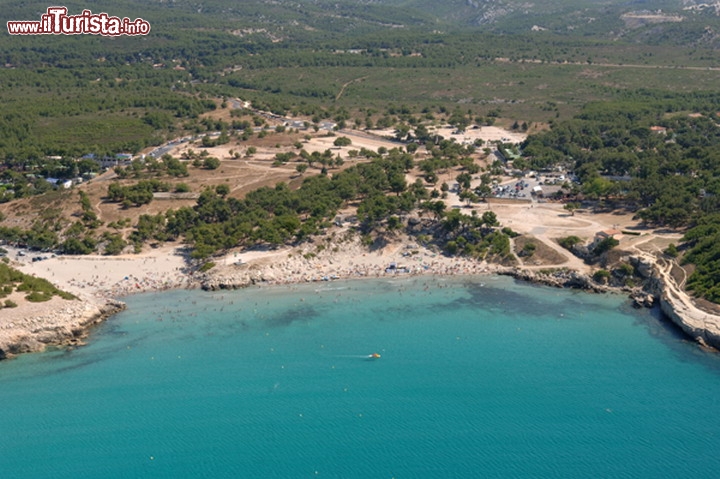 Immagine Plage de Sainte Croix a Martigues (Camargue) località del sud della Francia - Cortesia foto, www.ville-martigues.fr/