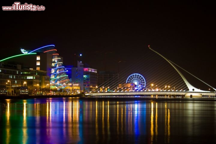 Immagine Ponte Samuel Beckett a Dublino di notte - © minoandriani - Fotolia.com