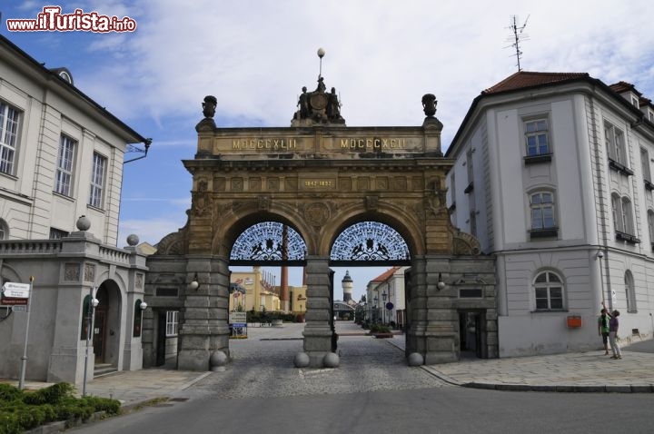 Immagine La "Porta della Birra" a Pilsen in Boemia - © Andreas Juergensmeier / Shutterstock.com