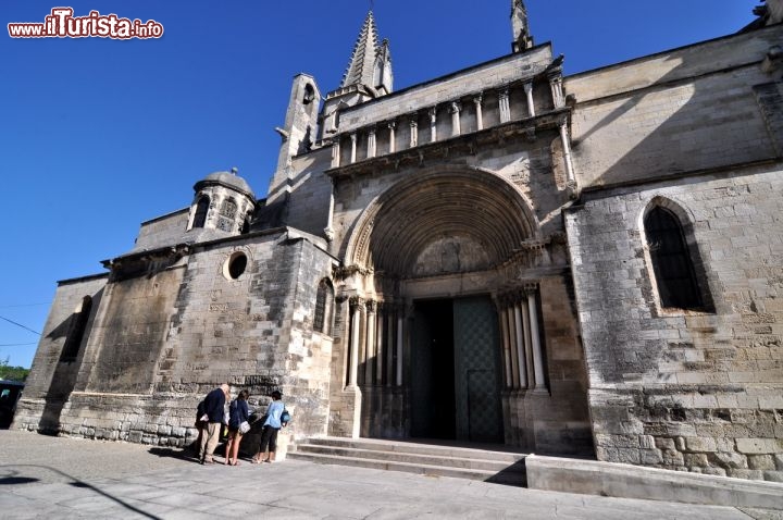 Immagine Il Portale sud della Chiesa di Santa Marta (Collegiale Royale Sainte-Marthe de Tarascon) una delle prinicipali mete di pellegrinaggi in Provenza e nella Francia