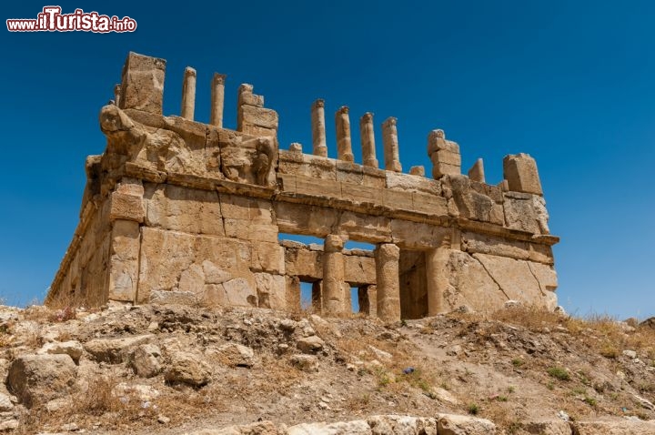 Immagine Qasr al Abd, il Castello di Iraq Al Amir in Giordania - © Anton_Ivanov / Shutterstock.com