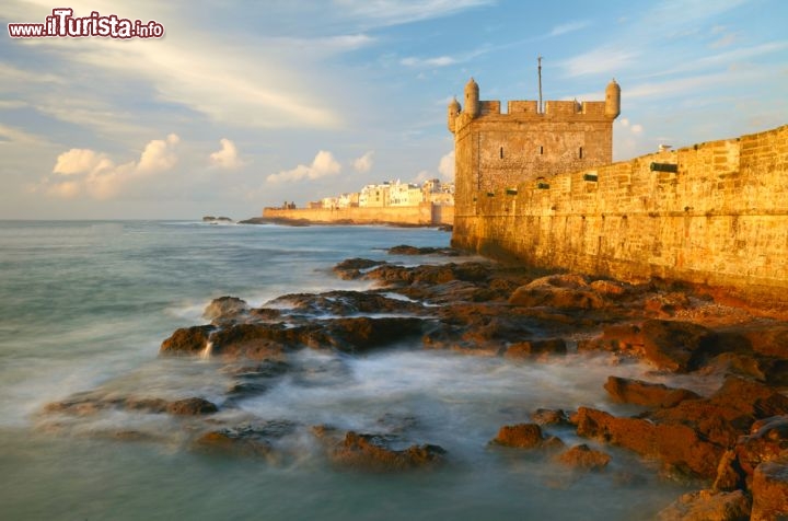 Immagine Bastioni di Essaouira, Marocco - Sono soprattutto nella parte settentrionale della città gli antichi bastioni della cinta fortificata costruita a difesa dell'antica Mogador © SJ Travel Photo and Videok / Shutterstock.com