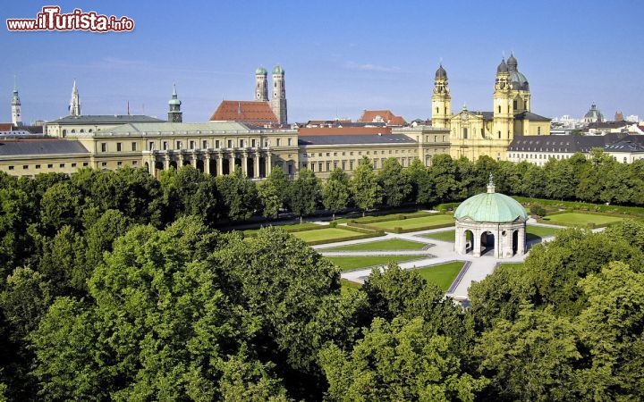 Immagine Hofgarten, nei pressi della Residenz di Monaco di Baviera, in Germania - © clemens strimmer / Fotolia.com