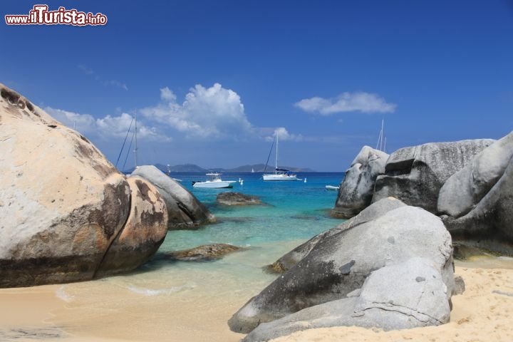 Immagine Rocce levigate e mare limpido a Virgin Gorda, Caraibi - © Achim Baque / Shutterstock.com