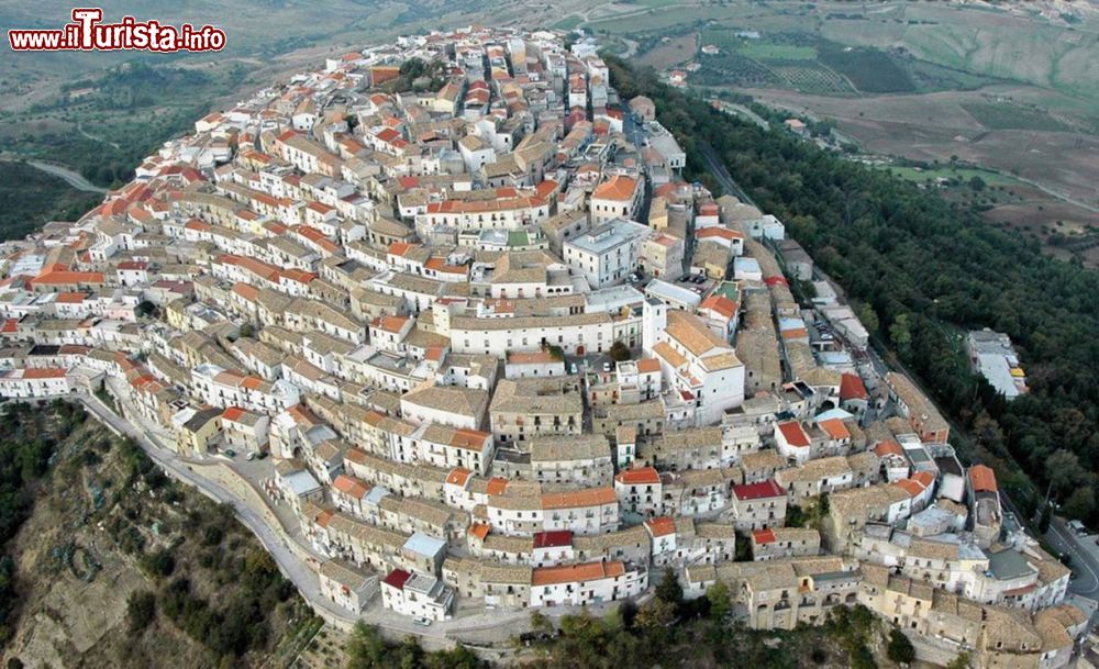 Immagine Rotondella vista aerea  del borgo della Basilicata - © Hippielife Project