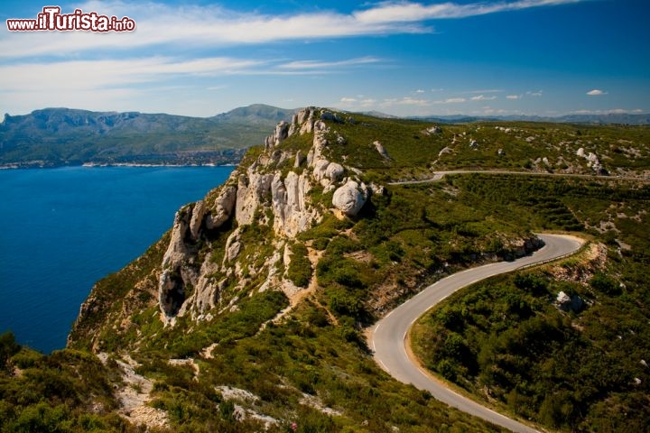Immagine La cosiddetta Route des Crêtes che collega La Ciotat con Cassis (dipartimento Bouches-du-Rhône, Francia) - foto © Florian Augustin / Shutterstock.com
