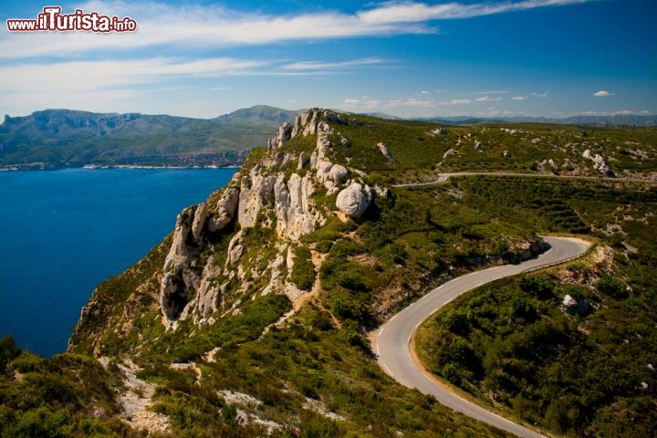 Immagine La cosiddetta Route des Crêtes che collega La Ciotat con Cassis (dipartimento Bouches-du-Rhône, Francia) - foto © Florian Augustin / Shutterstock.com