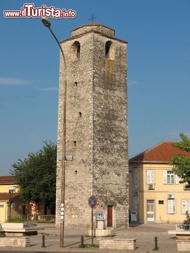 Immagine Sahat Kula, la torre dell'orologio ottomana a Podgorica - © AlenVL / Shutterstock.com