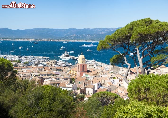 Immagine Saint Tropez, la celebre località di villeggiatura della Costa Azzurra in Francia  - © Yarchyk / Shutterstock.com